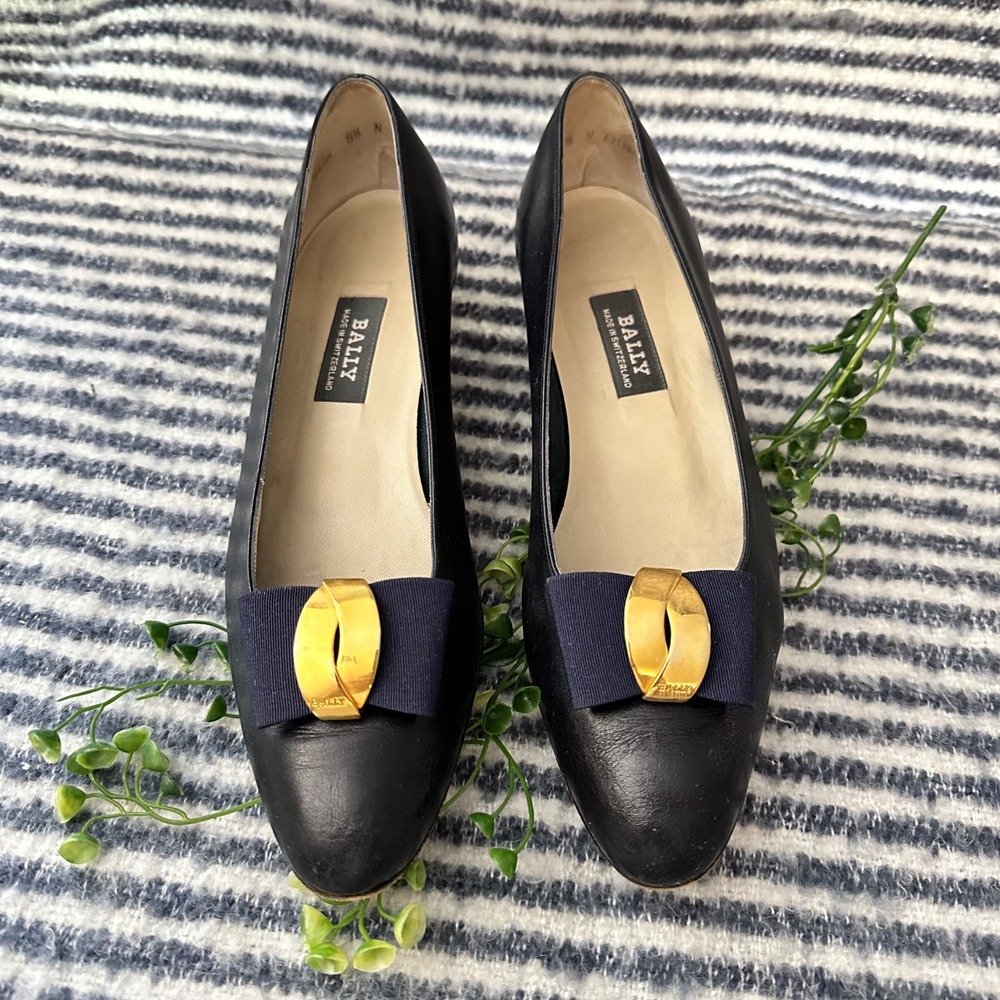 Bally Navy Blue Leather Gold Band Accent Vintage‎ Low Heel Pump sz 8.5 N